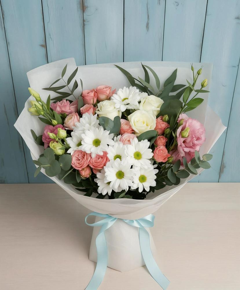 Букет цветов из: Розы, Лизиантусы и Хризантемы в Мончегорске