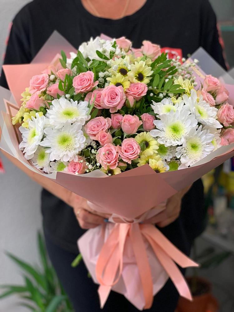 Букет цветов из: Розы и Хризантемы в Мончегорске