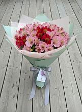 Букет цветов из:  Альстромерии в Мончегорске