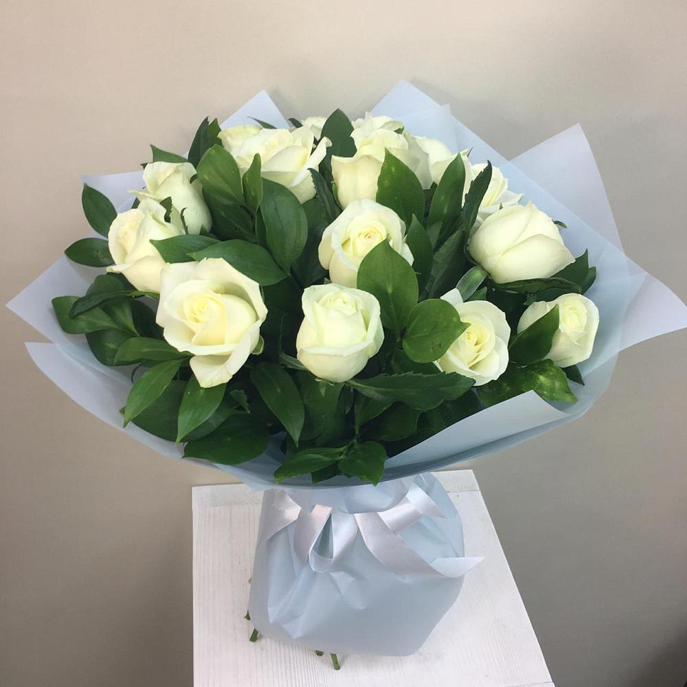 Букет 15 Белых роз Проуд в Мончегорске