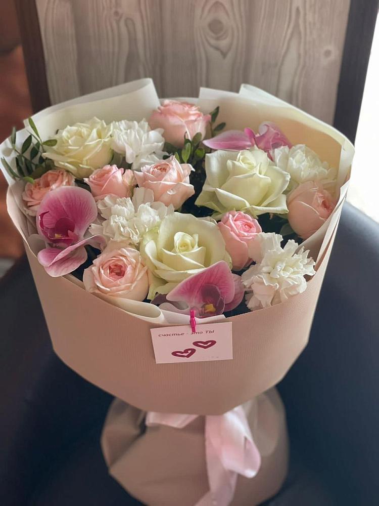 Букет цветов из: Орхидеи, Розы и Гвоздики в Мончегорске