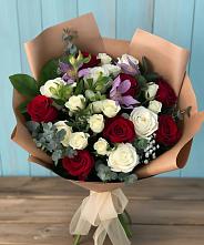 Букет цветов из:  Розы и Альстромерии в Мончегорске