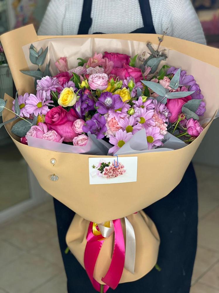 Букет цветов из: Хризантемы, Гвоздики и Альстромерии в Мончегорске