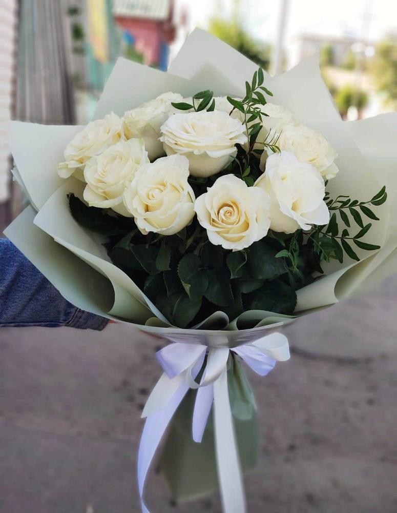 Букет Белые розы Проуд в Мончегорске