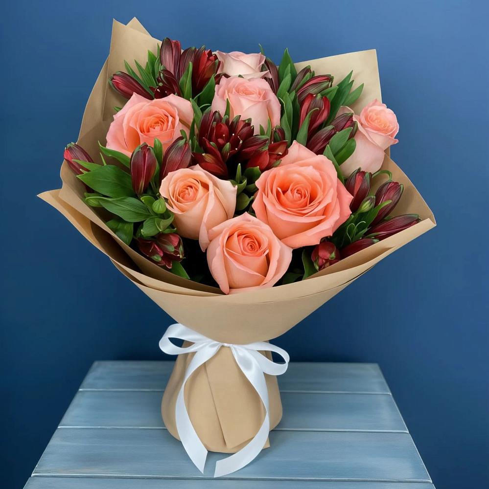 Букет цветов из: Розы и Альстромерии в Мончегорске