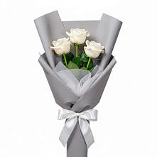 Букет 3 белые розы в Мончегорске