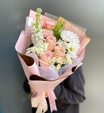 Букет цветов из:  Хризантемы и Розы в Мончегорске