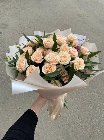 Букет Кремовые розы Латте в Мончегорске