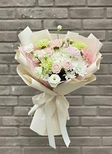 Букет цветов из:  Гвоздики, Розы, Лизиантусы и Хризантемы в Мончегорске