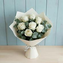 Букет Белые розы в Эвкалипте в Мончегорске