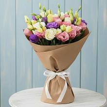 Букет цветов из:  Лизиантусы в Мончегорске