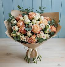 Букет цветов из:  Альстромерии и Розы в Мончегорске