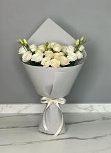 Букет цветов из:  Розы и Лизиантусы в Мончегорске